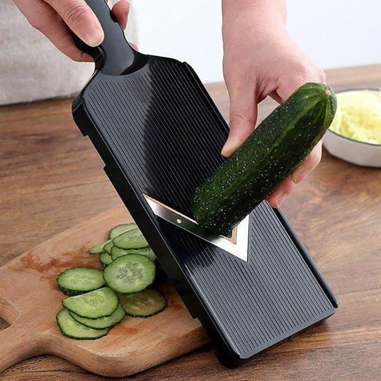 Coupe légumes mandoline en V - avec pince protège - doigts inclus - cuisinertelunchef