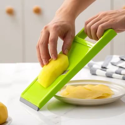 Coupe-légumes MultiFlex Pro en action, tranches fines et régulières