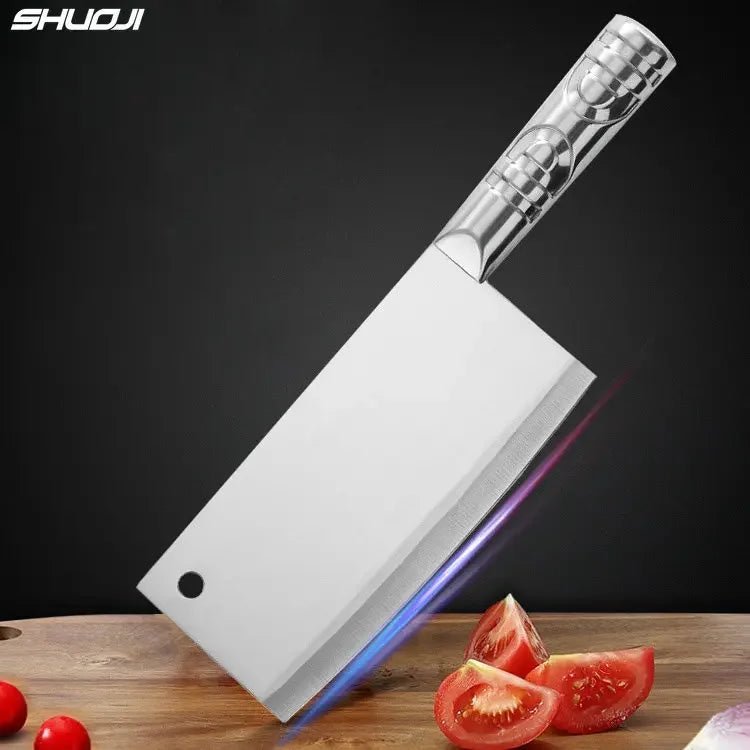 Couteau chef lame forgée en action, tranche viandes et légumes avec précision