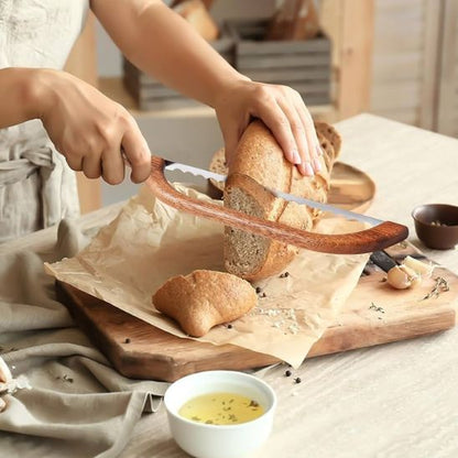 Couteau à pain lame dentelée, tranche aussi gâteaux, cakes et génoise sans écraser