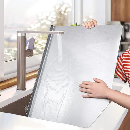 Planche à découper acrylique noire, design élégant et rebord hygiénique intégré