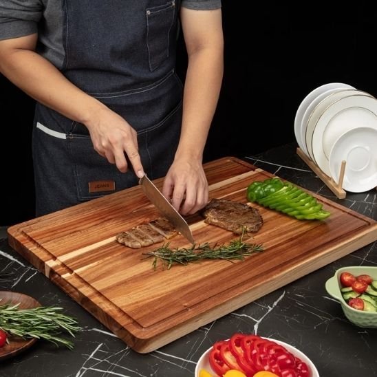 Planche à découper bois massif, design naturel et chaleureux pour cuisine