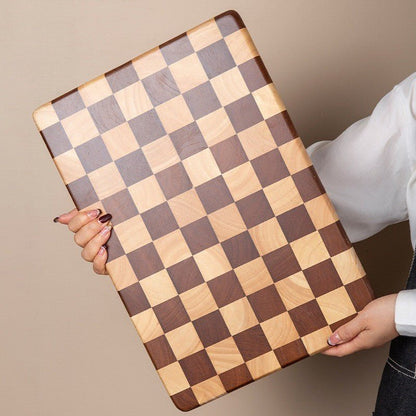 Planche à découper en bois motif damier élégante et durable pour cuisine raffinée