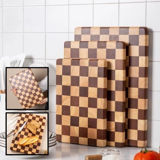Planche à découper bois damier antidérapante, stable et sécurisée sur plan de travail