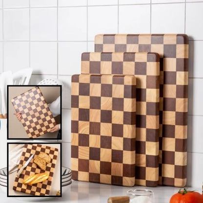 Planche à découper bois damier antidérapante, stable et sécurisée sur plan de travail