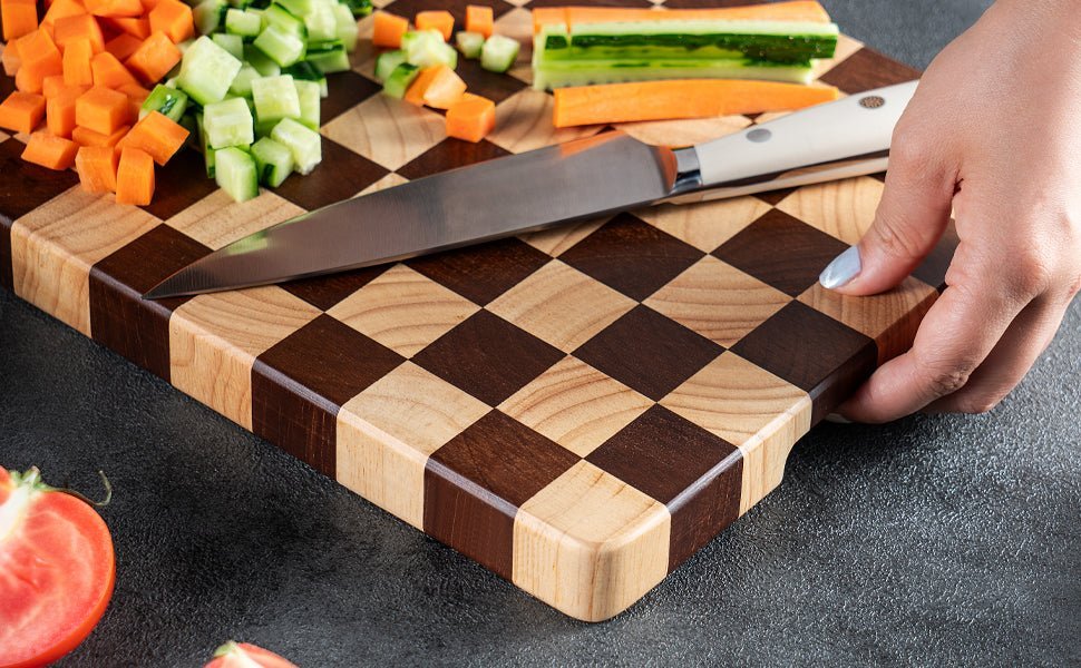 Planche bois damier artisanale, bois nobles assemblés à la main pour un rendu premium