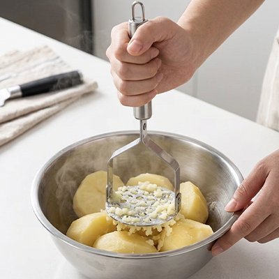 Presse-purée facile à utiliser, idéal pour seniors et enfants