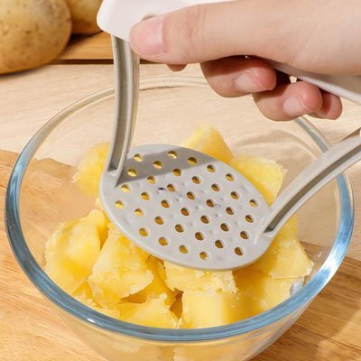 Presse-purée ergonomique, manche grip pour une utilisation facile