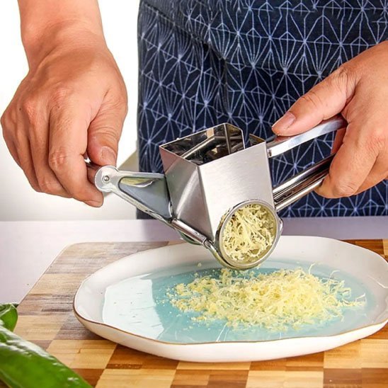 Râpe à fromage | Ergonomique professionnelle - cuisinertelunchef